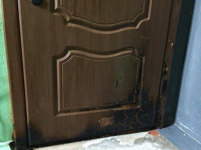 Мэру Херсона подожгли дверь в квартиру 1 1478703714 1