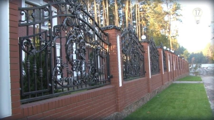 Луценко припомнили, что он записал свой особняк на тестя 1 6f1fc0ba1a27beccd3be22b282 5fc20631