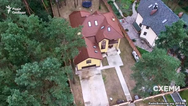 Прокурор ГПУ Стороженко записал на мать дом и машину 1 D0B43B70 4759 414C 98DE 6853571086BA w610 r0 s