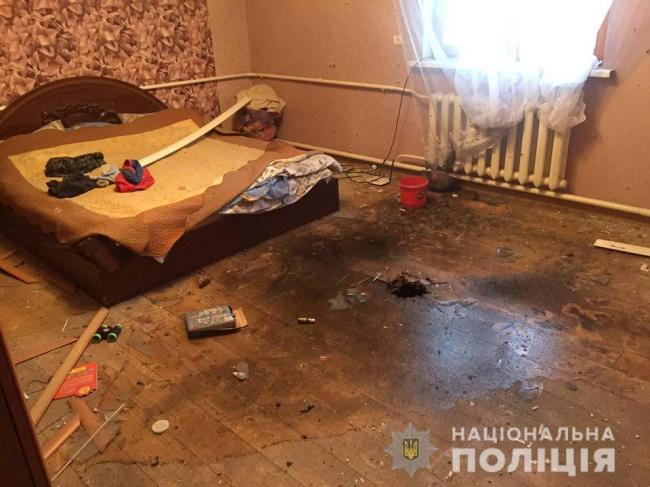 В Ровенской области бросили гранату в дом депутата 1 hranata yaku kinuli u budinok lisnichoho na rivnen20190513 7585
