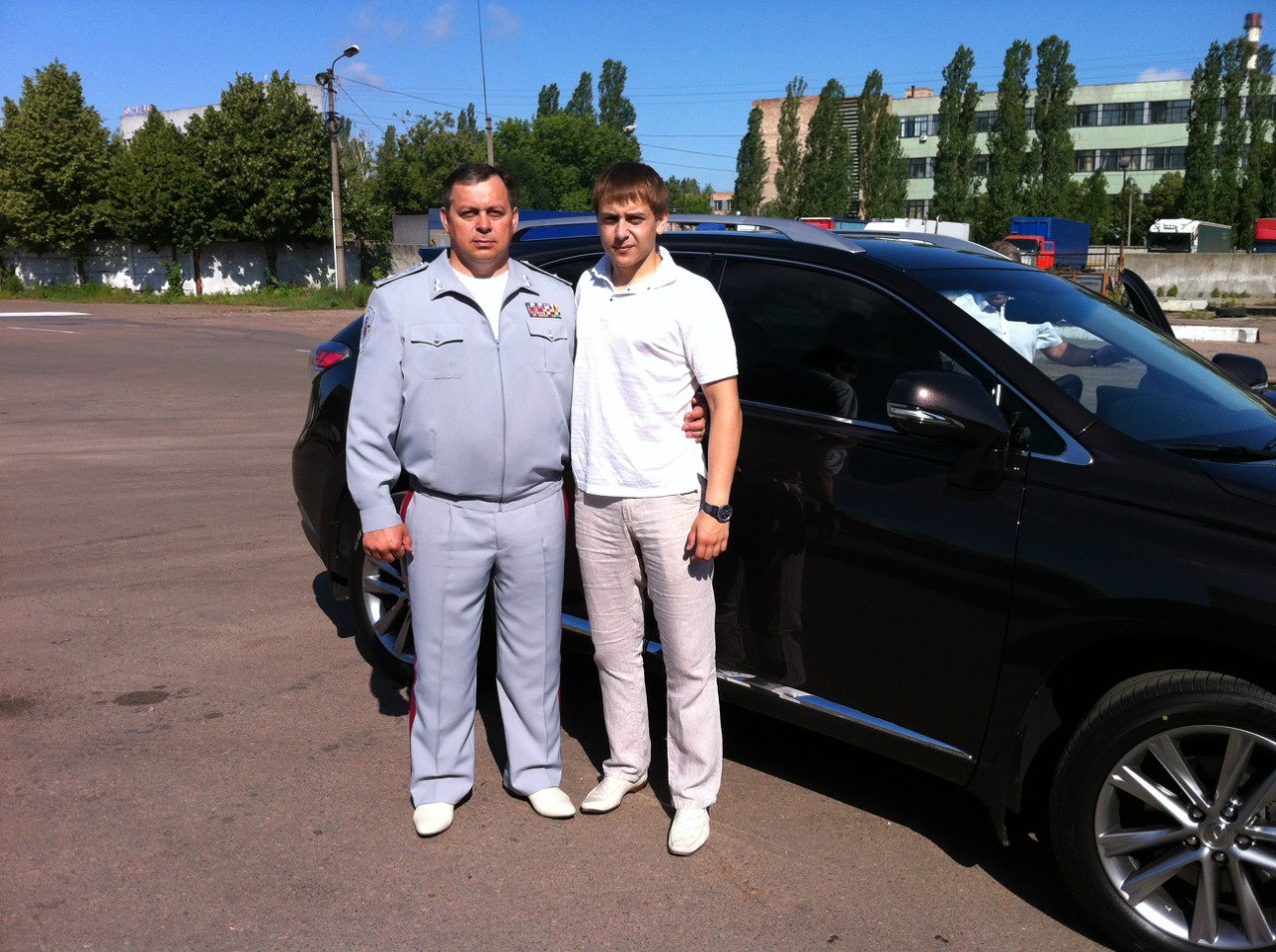 Прокурор-мажор записал Porsche Cayenne на свою бабку 1 kleW