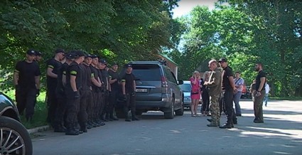 Устали отбиваться: Хорольский завод детского питания снова взбудоражили российские рейдеры – Сажинов и Малофеев 1 medium horrollll html 6d7e2740