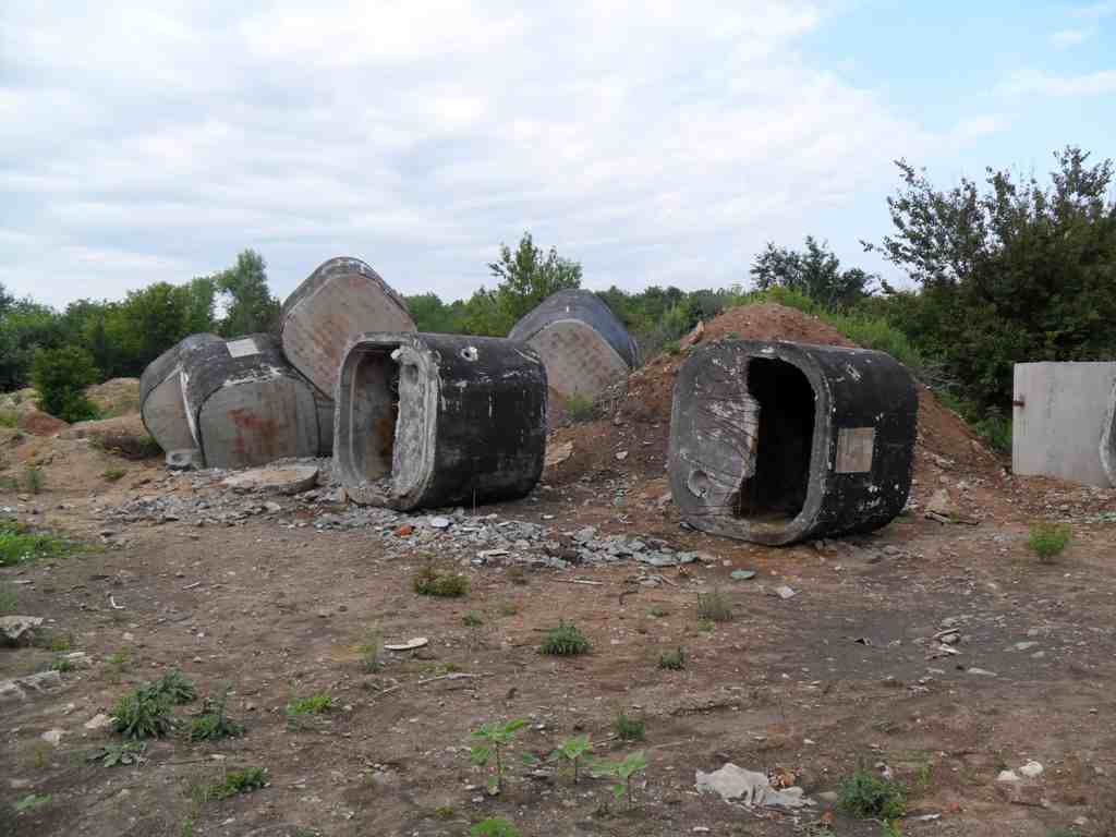 НА НИКОЛАЕВЩИНЕ МАРОДЕРЫ ВСКРЫЛИ ВОЕННЫЙ МОГИЛЬНИК СО СВЕРХТОКСИЧНЫМ РАКЕТНЫМ ТОПЛИВОМ (+ ФОТО) 1 nikolaevv2