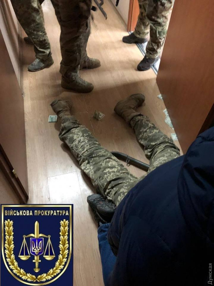Военком Южного попался на взятке 1 picturepicture 154417317810291078242426 36974