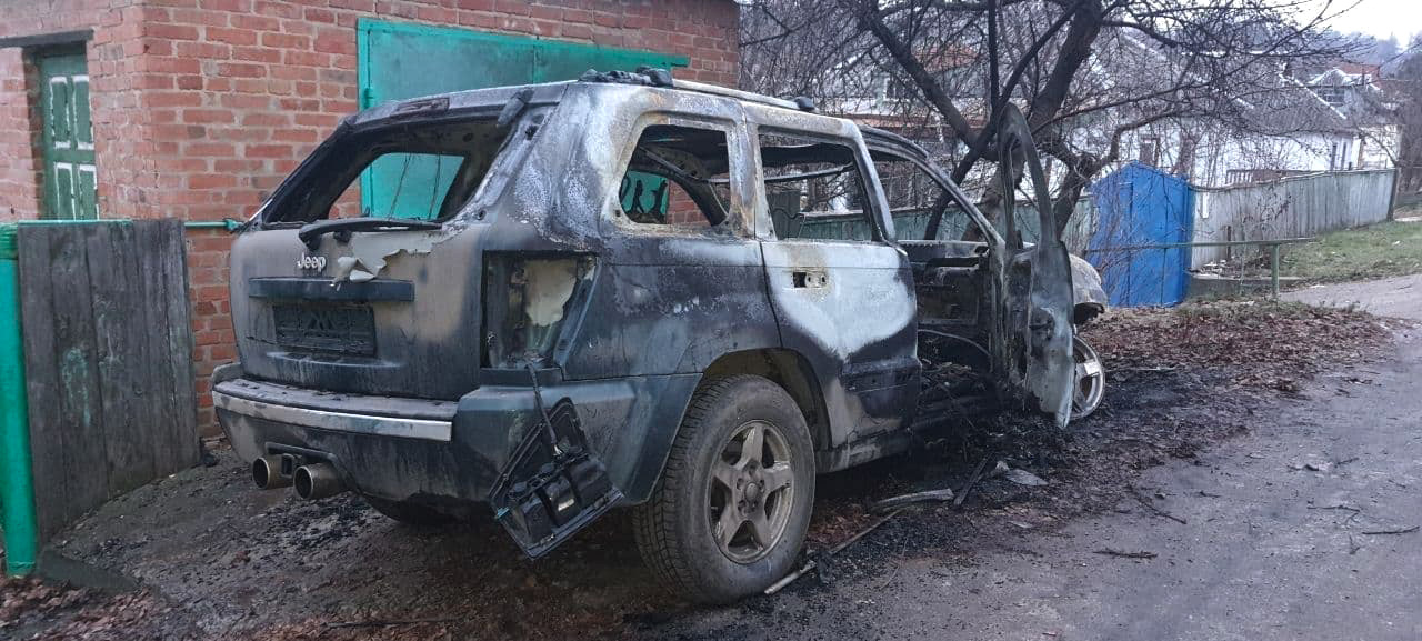 В Полтаве сожгли джип грузинского режиссера 1 zaza jeep 1